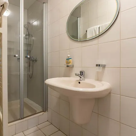 Ξενοδοχείο με διαμερίσματα Bauer 3*